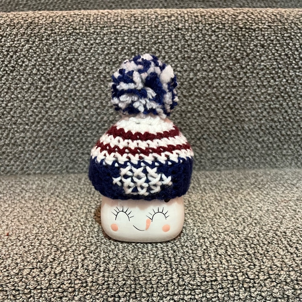 Marshmallow mug hat